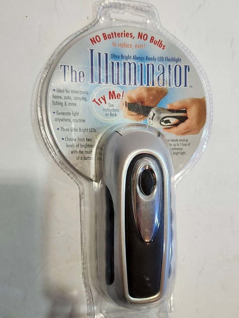 The Illuminator LED Wind-Up Dynamo Flashlight New